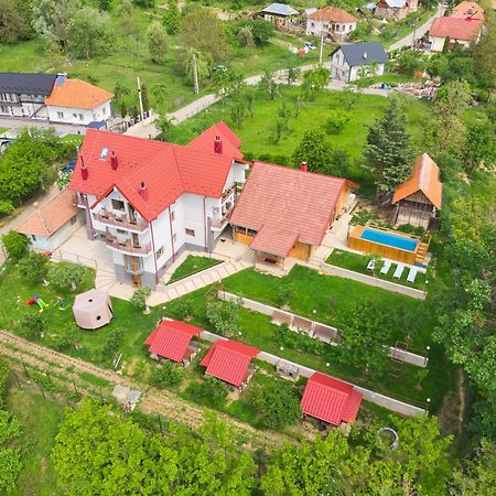Perla Argesului, Ciubar, Piscina, Lift, Gratar, Cabana, Pensiuni, Hotel Cazare Transfagarasan Curtea De Arges Albestii de Arges エクステリア 写真