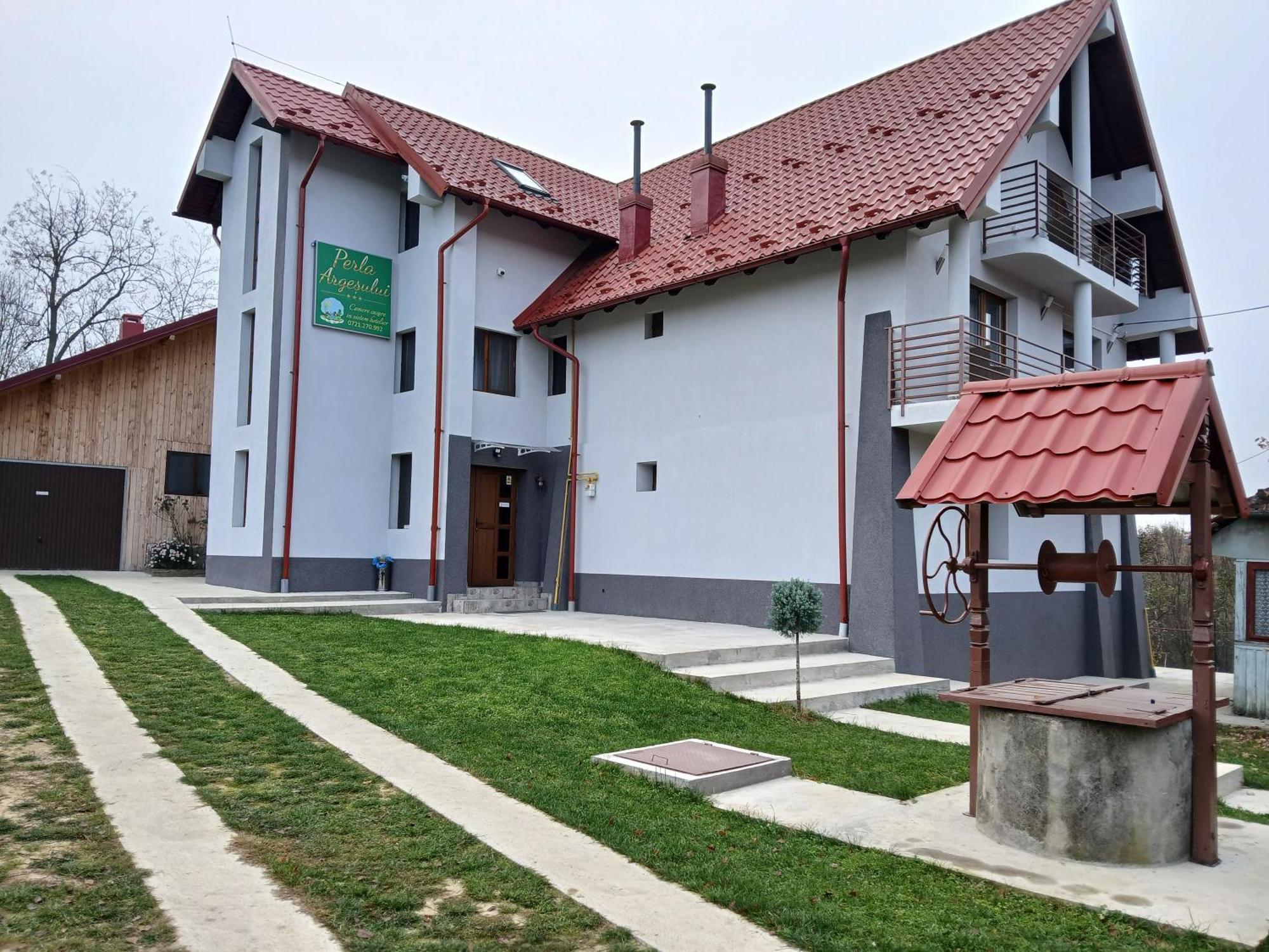 Perla Argesului, Ciubar, Piscina, Lift, Gratar, Cabana, Pensiuni, Hotel Cazare Transfagarasan Curtea De Arges Albestii de Arges エクステリア 写真