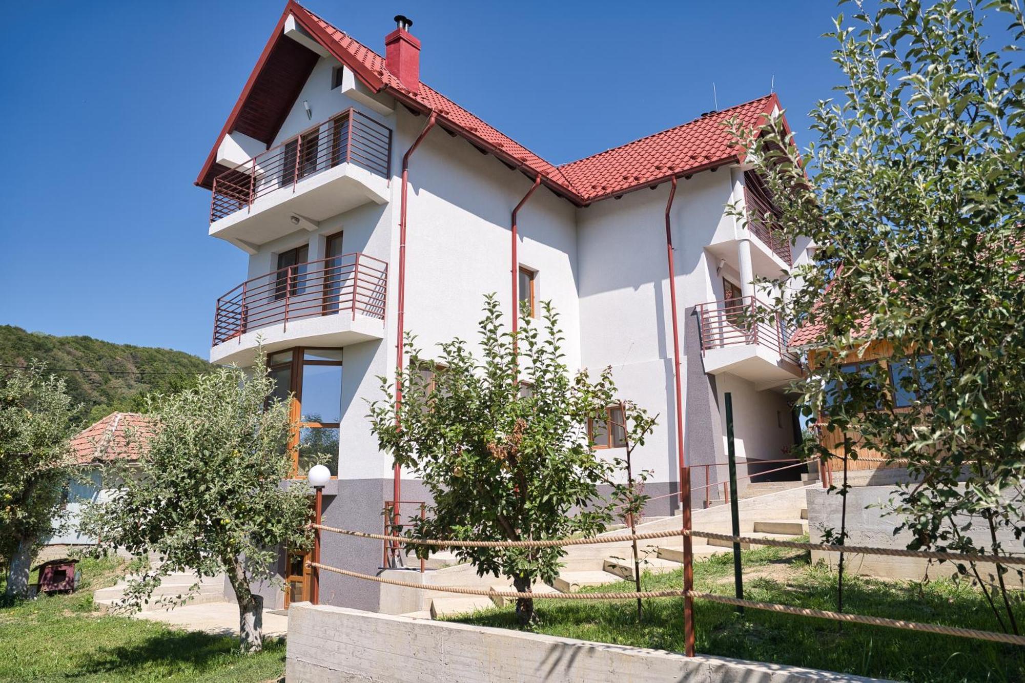 Perla Argesului, Ciubar, Piscina, Lift, Gratar, Cabana, Pensiuni, Hotel Cazare Transfagarasan Curtea De Arges Albestii de Arges エクステリア 写真