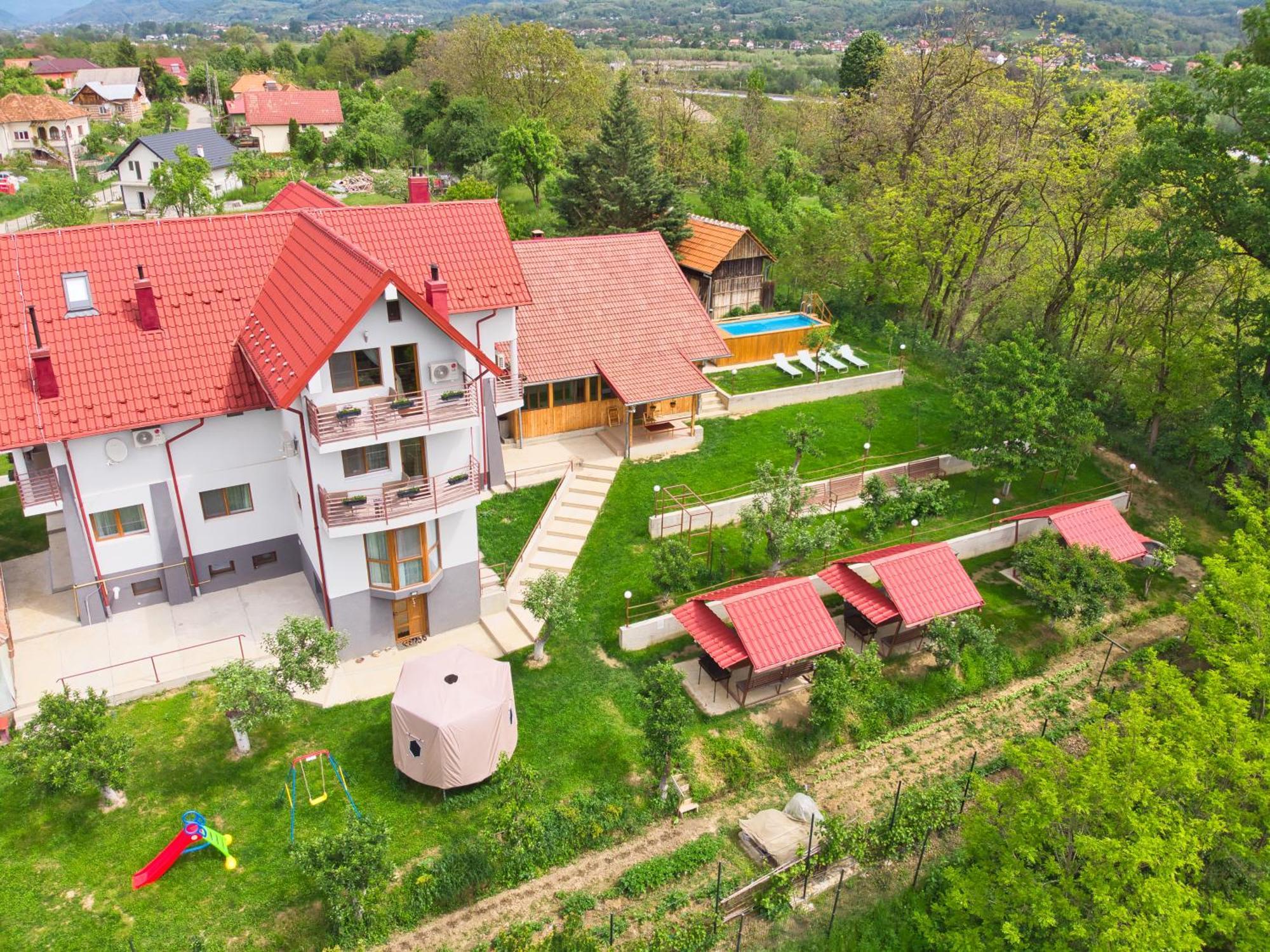 Perla Argesului, Ciubar, Piscina, Lift, Gratar, Cabana, Pensiuni, Hotel Cazare Transfagarasan Curtea De Arges Albestii de Arges エクステリア 写真