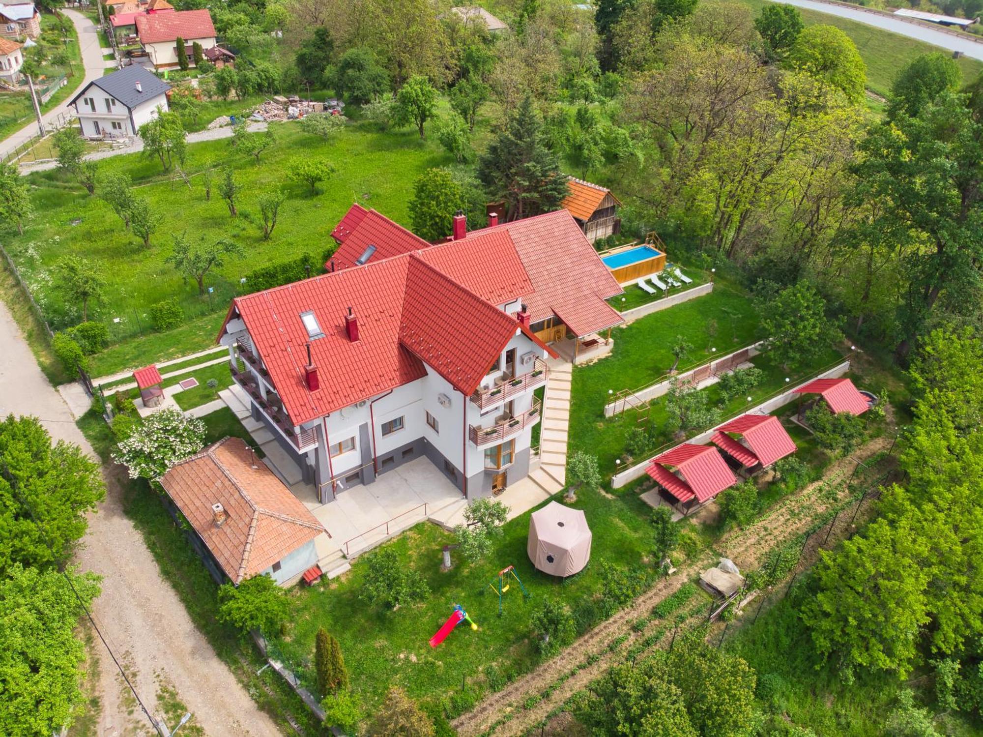 Perla Argesului, Ciubar, Piscina, Lift, Gratar, Cabana, Pensiuni, Hotel Cazare Transfagarasan Curtea De Arges Albestii de Arges エクステリア 写真